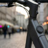 05_d Localizzatore Smart Tag Magnetico o a Fascette per Due Ruote (per Apple e Android)