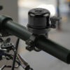 16_d Campanello per Bicicletta con Scomparto Integrato per AirTag e Smart Tracker